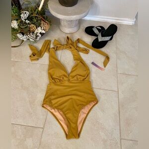 👙 Tummy control Molybell Women's One-Piece Monokini Swimsuit NWT SZ:Small gold